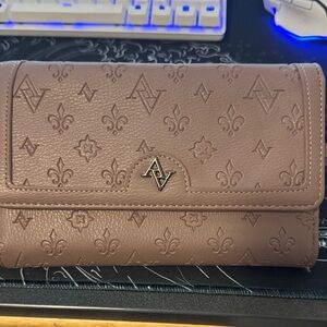 BRAND NEW Adrienne Vittadini Embossed Leather Wallet - Mauve Taupe